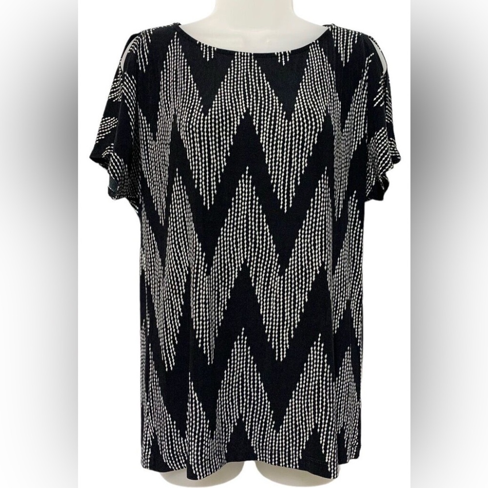 Chicos Travelers black/ white cold shoulders blouse size 2 NWT